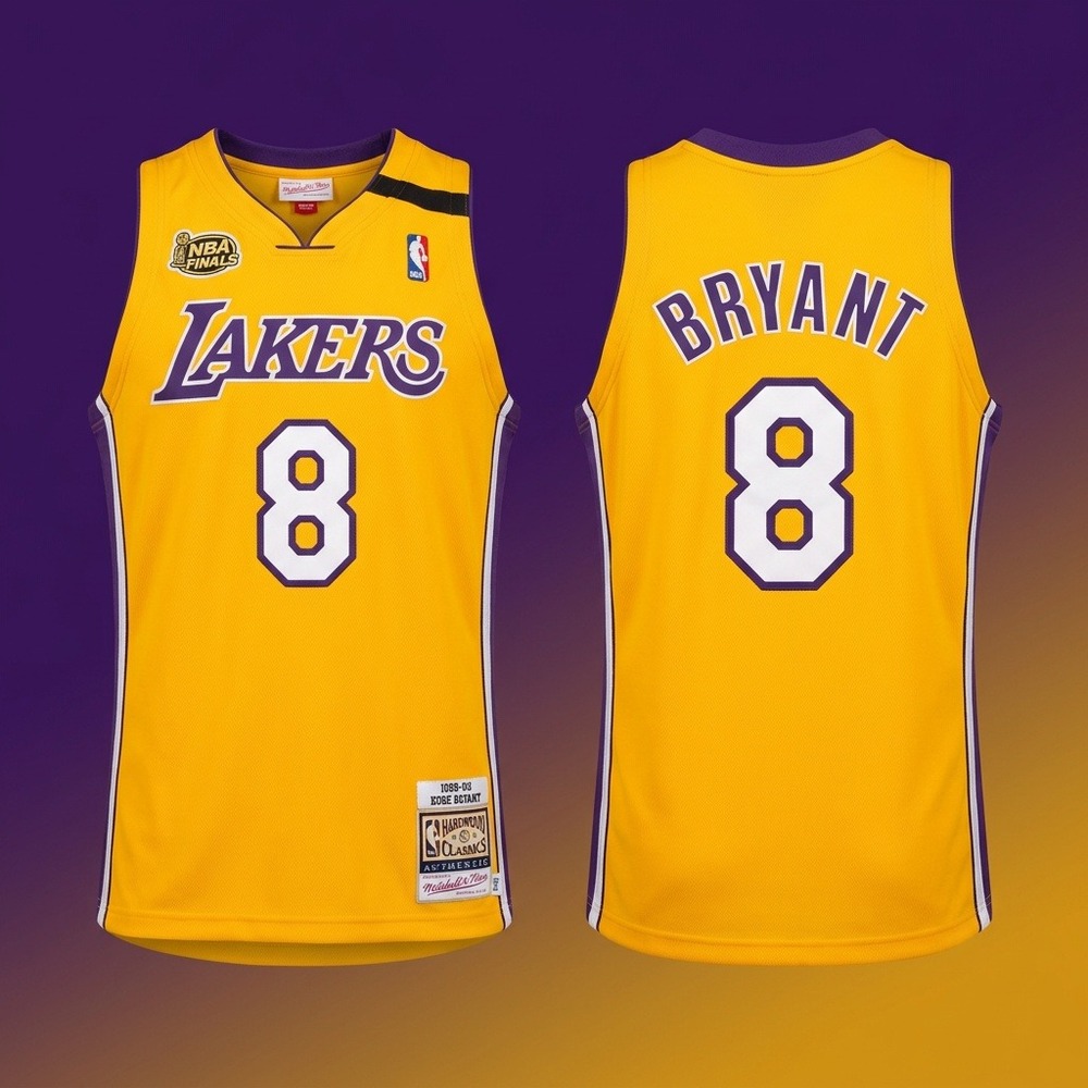 Mitchell & Ness Authentic Kobe Bryant #8 Lakers Jersey 1999-00 Gold Size 40 M
